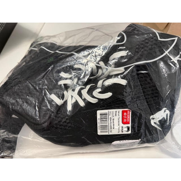 Venum Contender Boxing Ring Wrestling Shoes Black White Lightweight M7.5/W9 NEW main image 4